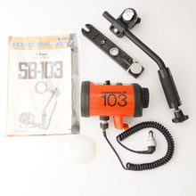 Load image into Gallery viewer, Nikon Nikonos Speedlight Speedlite SB 103
