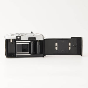 Olympus PEN EE 3 / D.Zuiko 28mm f/3.5