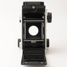 画像をギャラリービューアに読み込む, マミヤ Mamiya C220 Professional / Mamiya-Sekor 135mm F4.5 ブルードット
