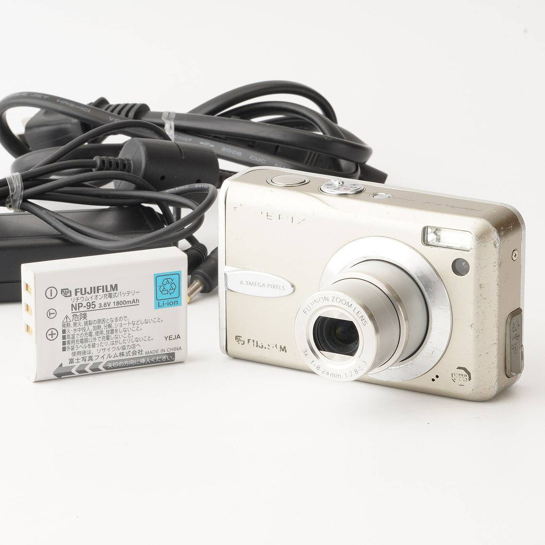 富士フイルム FUJIFILM FINEPIX F30 シルバー コンパクトデジタルカメラ