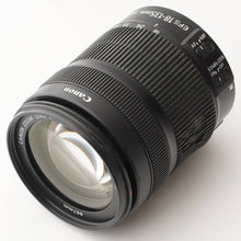 Load image into Gallery viewer, Canon EOS 70D / EF-S 18-135mm f/3.5-5.6 IS STM

