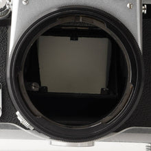 Load image into Gallery viewer, PENTACON Six TL / Carl Zeiss JENA BIOMETAR 80mm f/2.8
