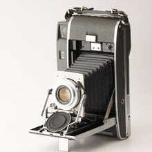 Load image into Gallery viewer, Polaroid 120 Land Camera Yashica-Yashinon 27mm f/4.7
