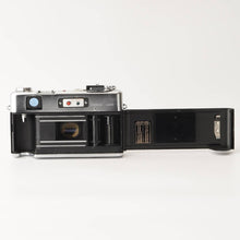 Load image into Gallery viewer, Yashica Electro 35 / YASHINON DX 45mm f/1.7

