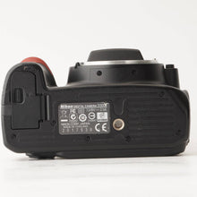 Load image into Gallery viewer, Nikon D3000 / AF-S DX NIKKOR 18-55mm f/3.5-5.6G VR
