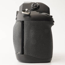 Load image into Gallery viewer, Nikon F100 35mm SLR Film Camera Body
