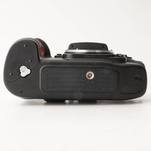 Load image into Gallery viewer, Nikon F100 35mm SLR Film Camera Body
