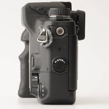 Load image into Gallery viewer, Minolta α-9 alpha-9 / Quartz Data Back QD-9 / AF ZOOM 28-105mm f/3.5-4.5
