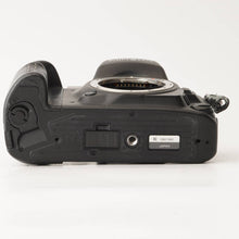 Load image into Gallery viewer, Minolta α-9 alpha-9 / Quartz Data Back QD-9 / AF ZOOM 28-105mm f/3.5-4.5
