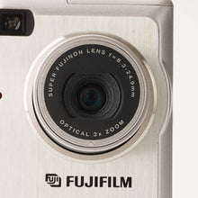 Load image into Gallery viewer, Fujifilm FinePix 4700Z Silver 3x Optical Zoom
