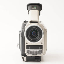 Load image into Gallery viewer, Sony HANDYCAM DCR-TRV10 Carl Zeiss Vario-Sonnar 40x Digital Zoom
