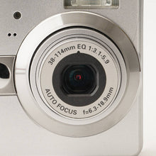 Load image into Gallery viewer, Sanyo Xacti DSC-S75 Silver 3x Optical Zoom

