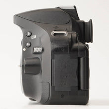 Load image into Gallery viewer, Nikon D5200 / AF-S NIKKOR 18-200mm f/3.5-5.6 G II ED DX VR
