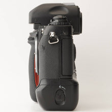 画像をギャラリービューアに読み込む, ニコン Nikon F5 ボディ 35mm 一眼レフ フィルムカメラ
