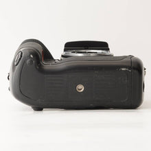 画像をギャラリービューアに読み込む, ニコン Nikon F5 ボディ 35mm 一眼レフ フィルムカメラ
