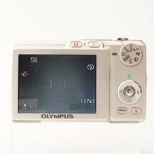 Load image into Gallery viewer, Olympus FE-220 Silver 3x Optical Zoom
