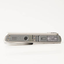 Load image into Gallery viewer, Casio EXLIM EX-ZS20 Silver 6x Wide Optical Zoom
