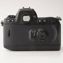 画像をギャラリービューアに読み込む, ニコン Nikon F100 ボディ 一眼レフ フィルムカメラ
