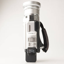 Load image into Gallery viewer, Victor GR-DV2000 MiniDV-compatible 200x Zoom
