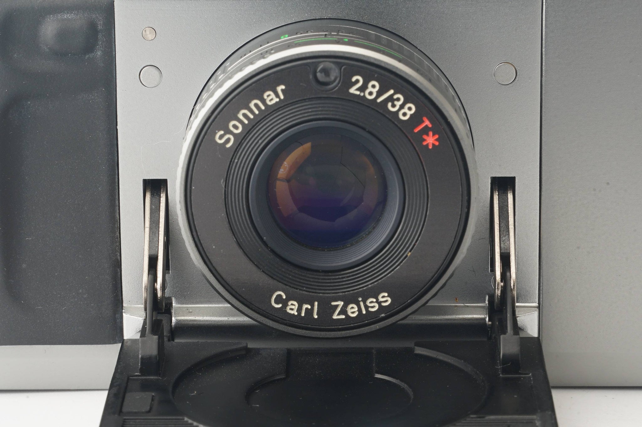 コンタックス Contax T / Carl Zeiss Sonnar 38mm F2.8 T* – Natural ...