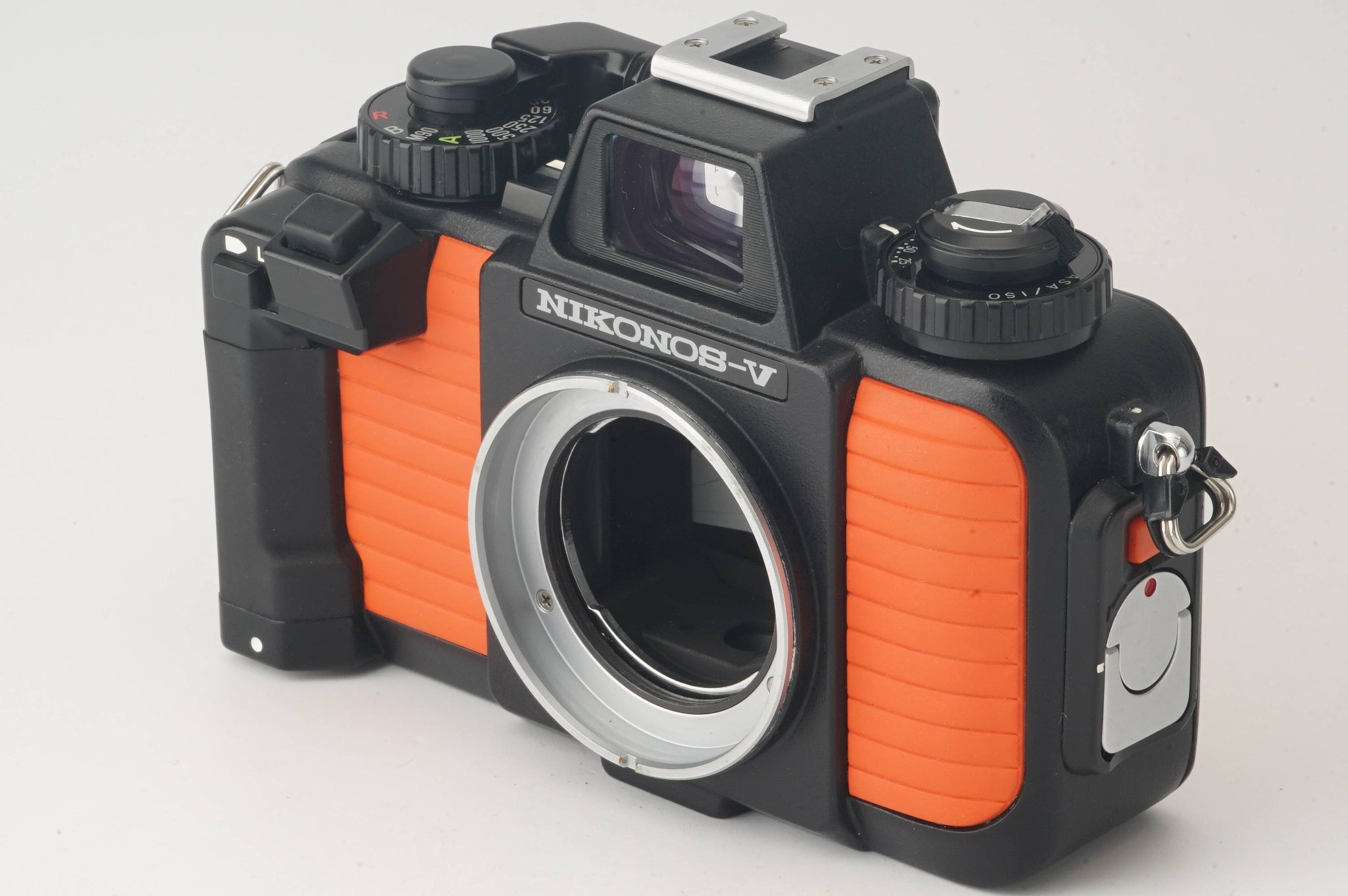 ニコン Nikon NIKONOS-V 35mm 水中フィルムカメラ オレンジ – Natural
