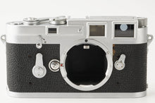Load image into Gallery viewer, Leica M3 Double Stroke Rangefinder Film Camera
