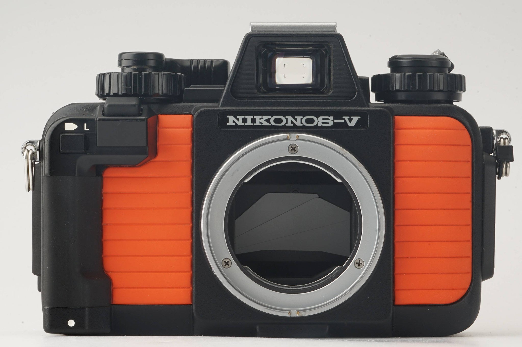 ニコン Nikon NIKONOS-V 35mm 水中フィルムカメラ オレンジ – Natural