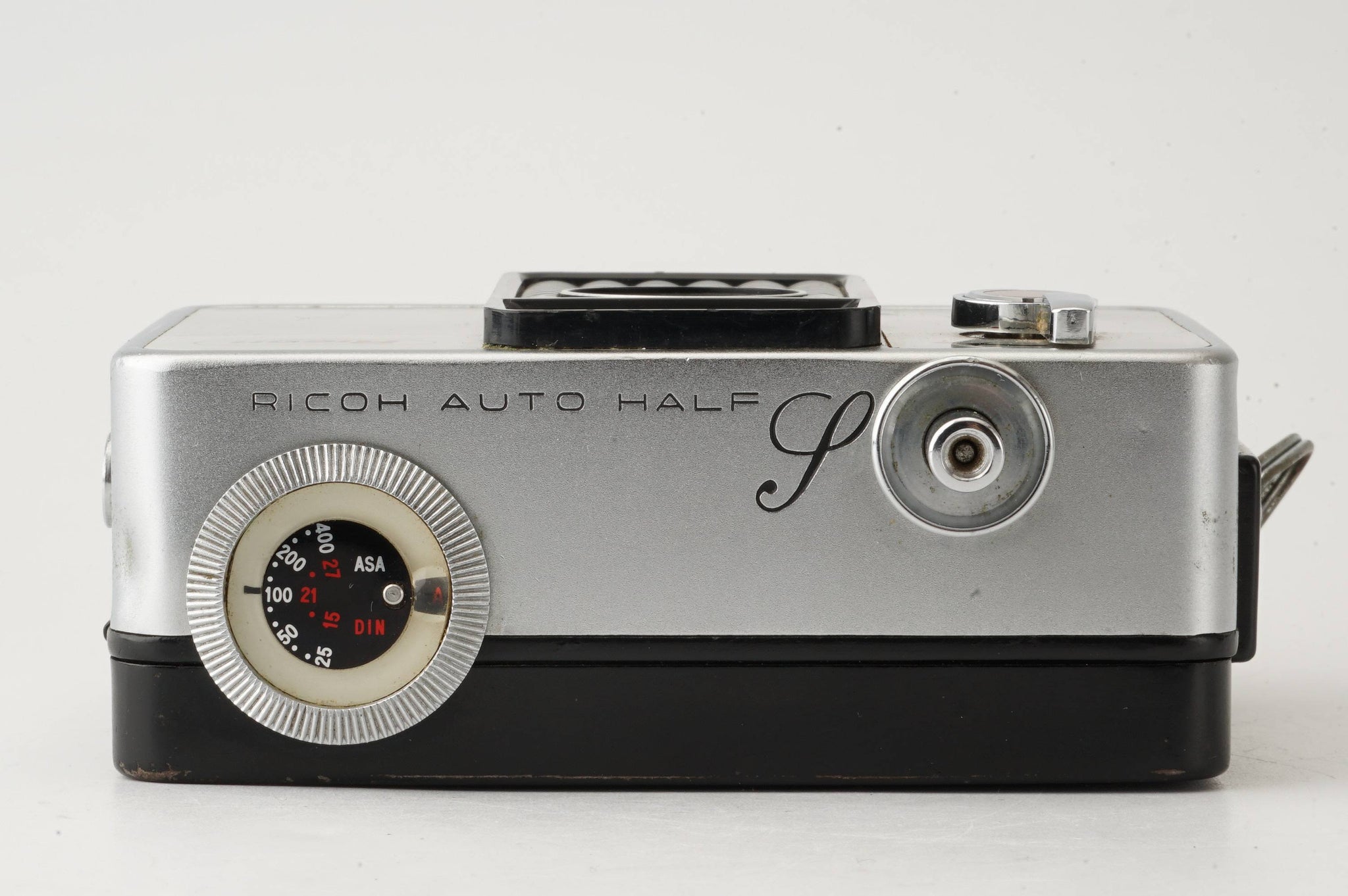 リコー Ricoh AUTO HALF S / 25mm F2.8 – Natural Camera / ナチュラル 