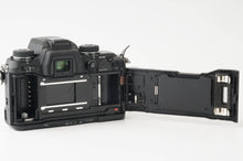 Load image into Gallery viewer, Minolta A7α7α-7 alpha-7 / VC-7 VERTICAL CONTROL GRIP
