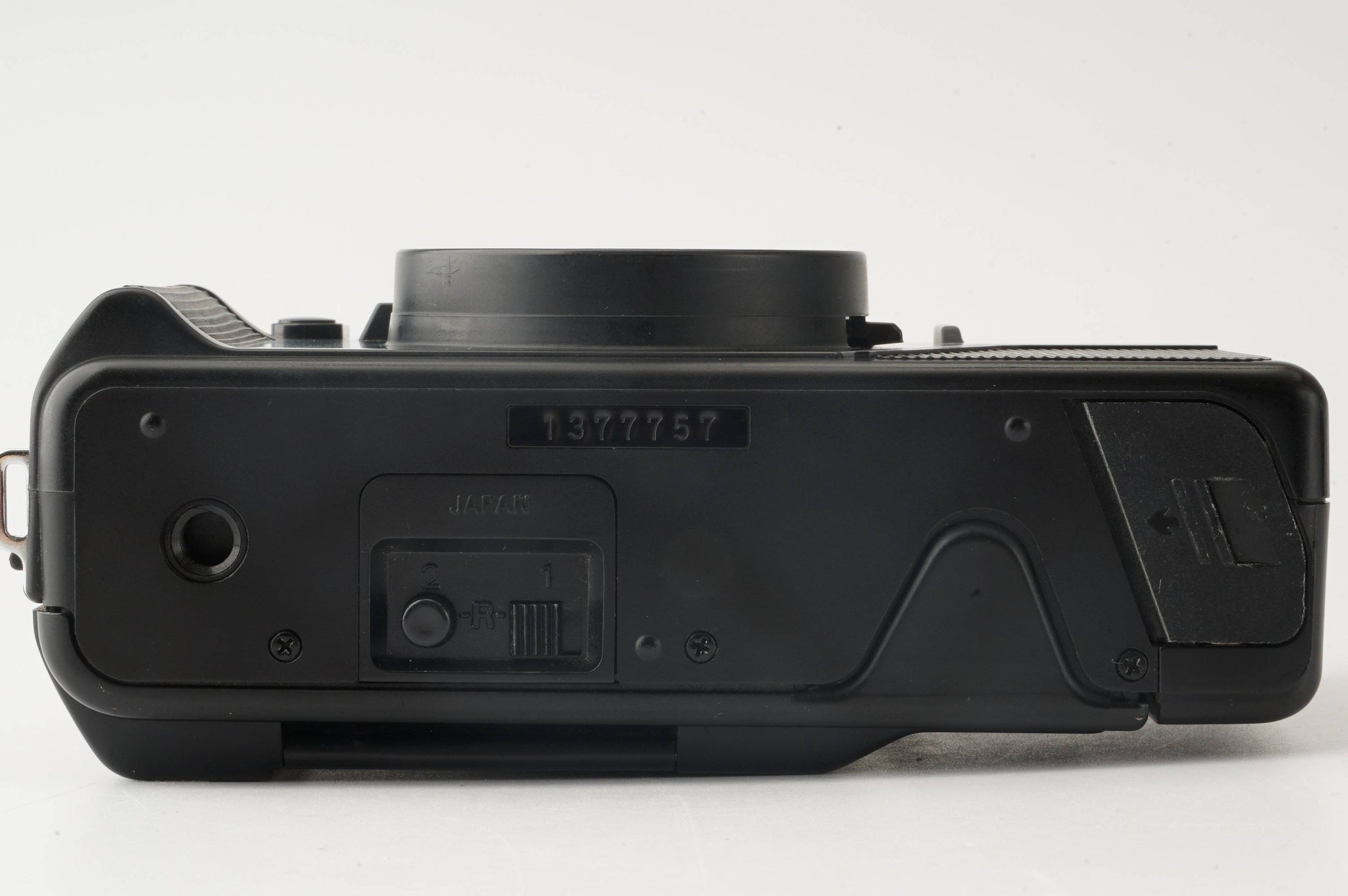 Nikon L35 AD / 35mm f/2.8 – Natural Camera / ナチュラルカメラ