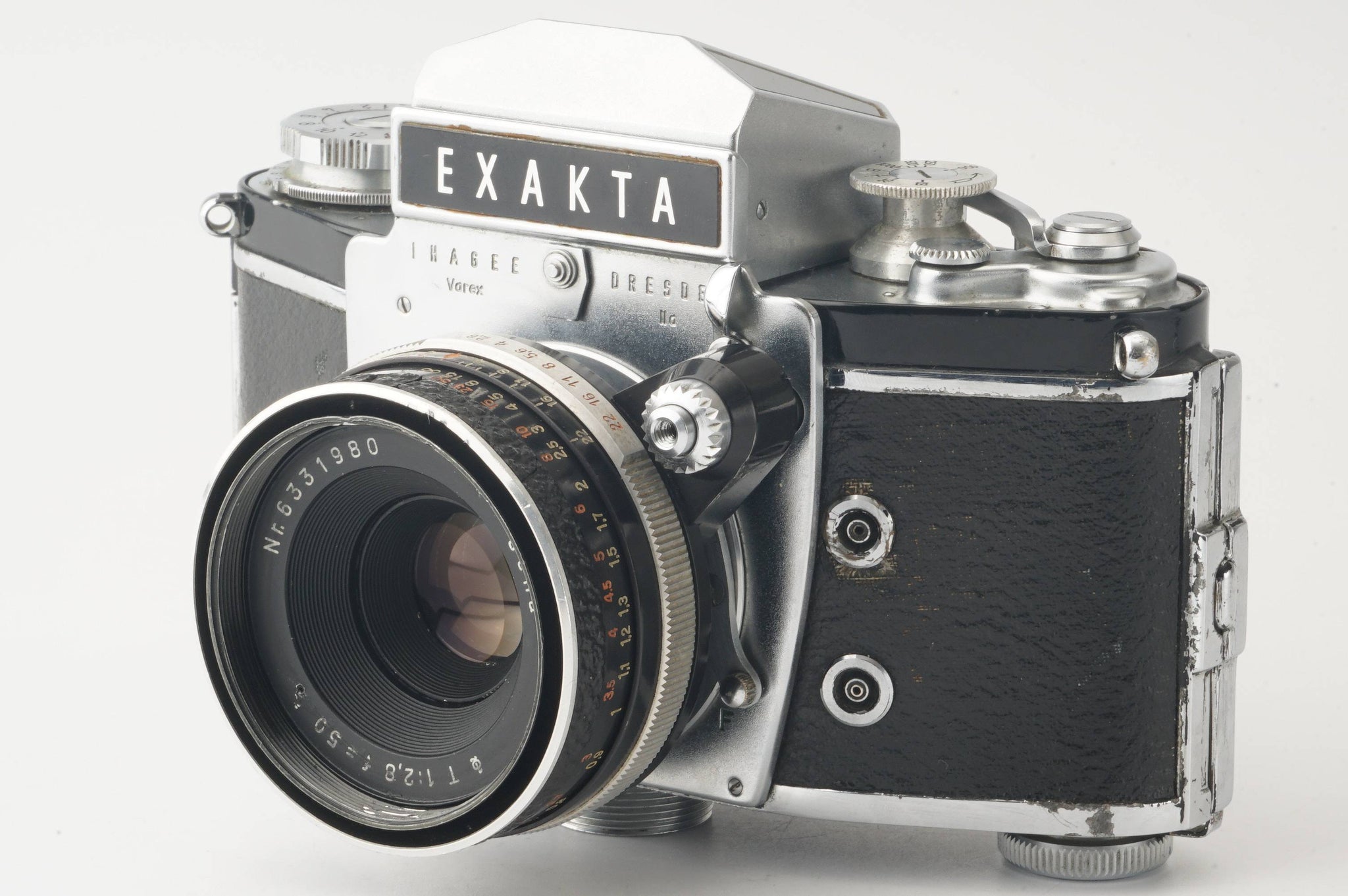 Ihagee Exakta Varex IIa / Carl Zeiss Jena 50mm F2.8 – Natural 