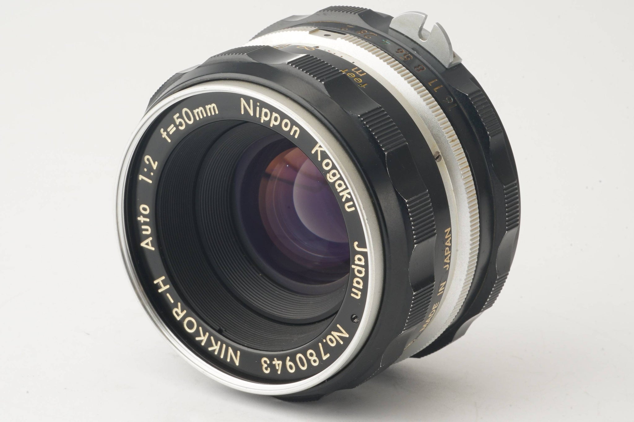Nikon F2 アイレベル + Nikkor HC Auto 50mm f2レンズは曇りがあります