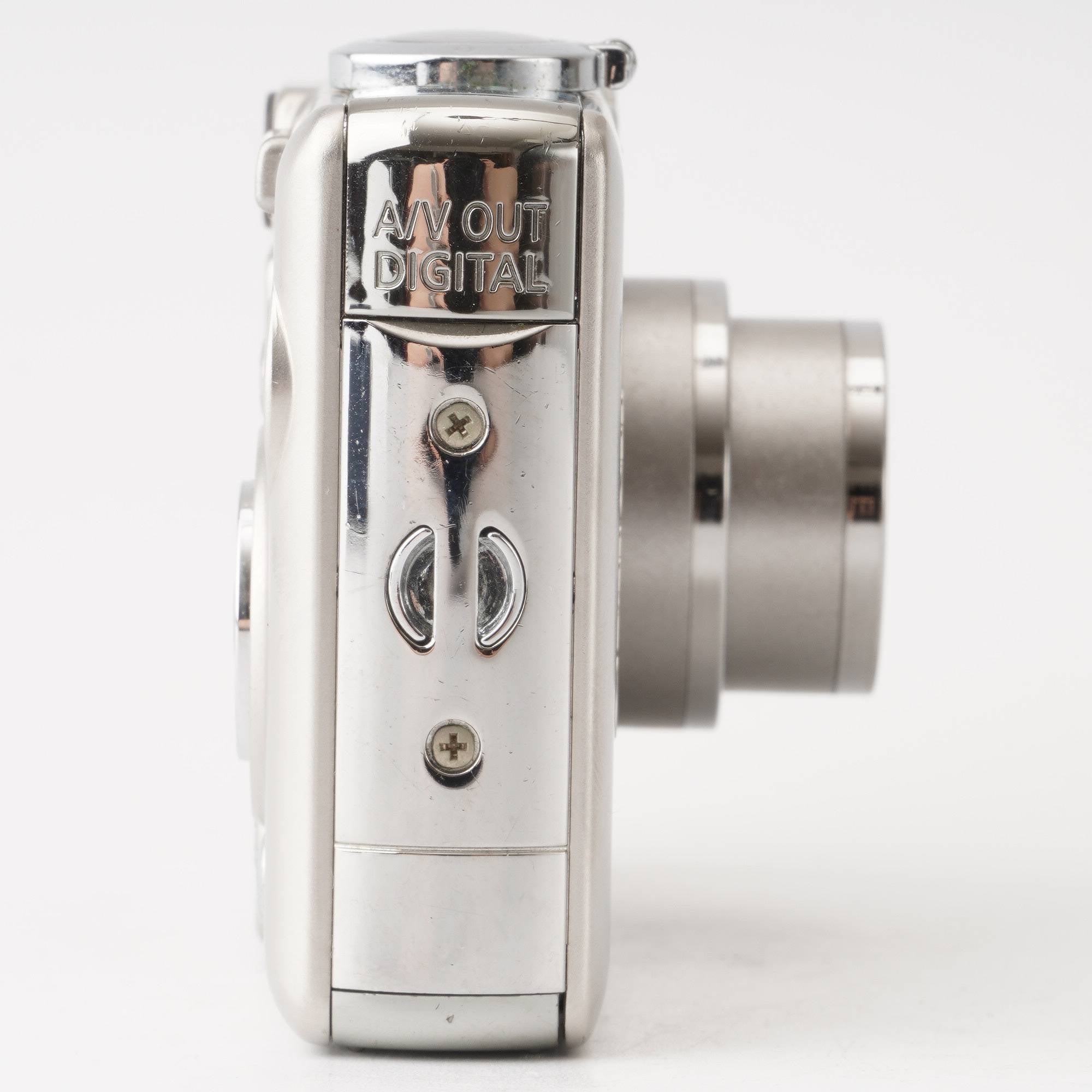 Canon IXY DIGITAL 55 / ZOOM 3X 5.8-17.4mm f/2.8-4.9 – Natural