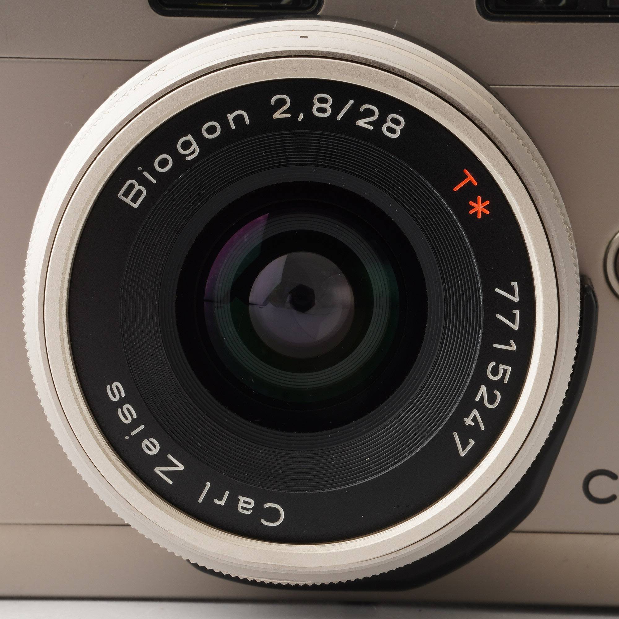 コンタックス Contax G1 / Carl Zeiss Biogon 28mm F2.8 – Natural 