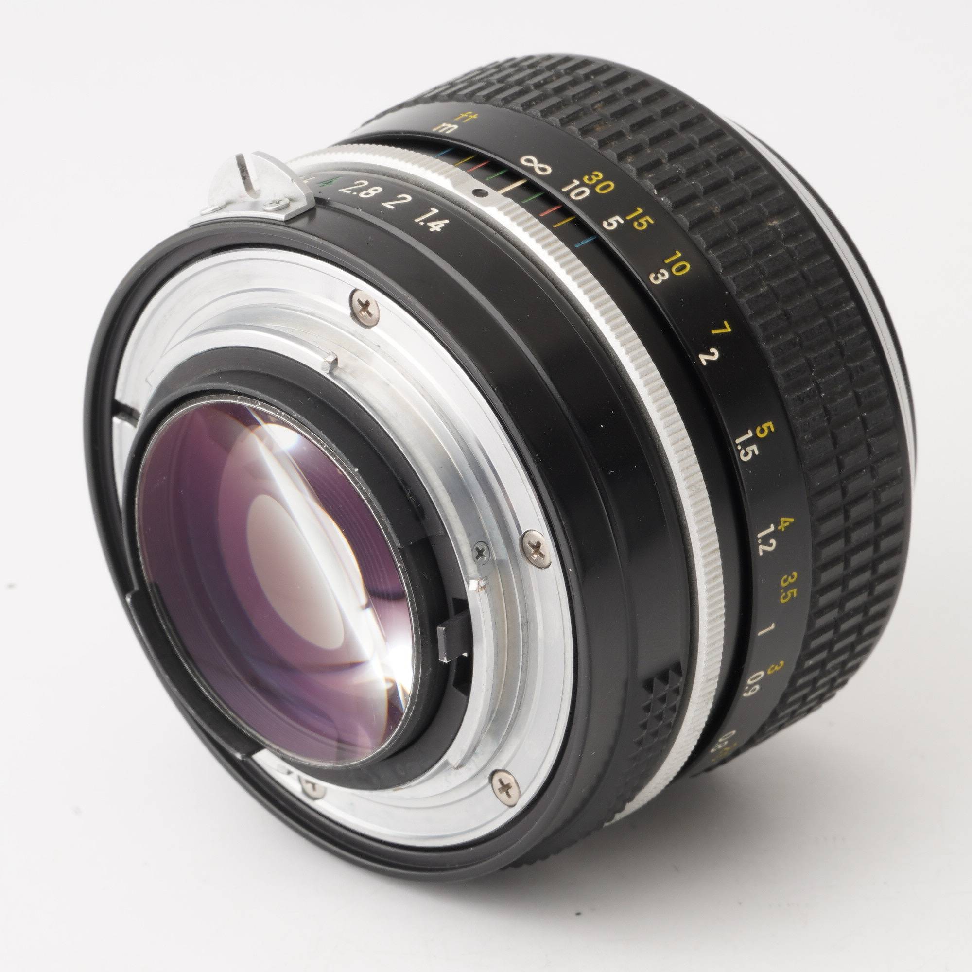 ニコン Nikon F2 フォトミック / non-Ai NIKKOR 50mm F1.4 – Natural