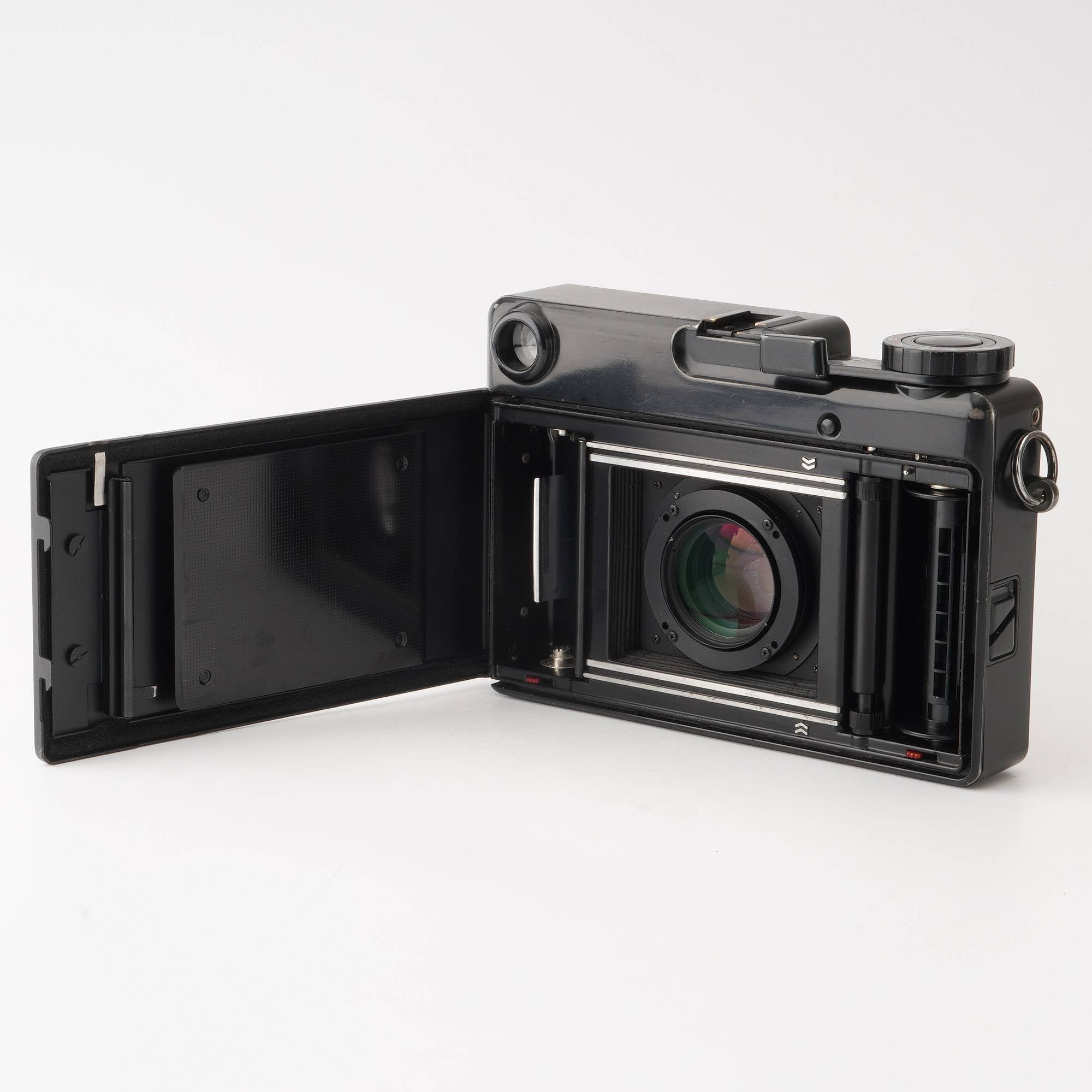 Plaubel makina 67 / Nikon NIKKOR 80mm f/2.8 – Natural Camera 