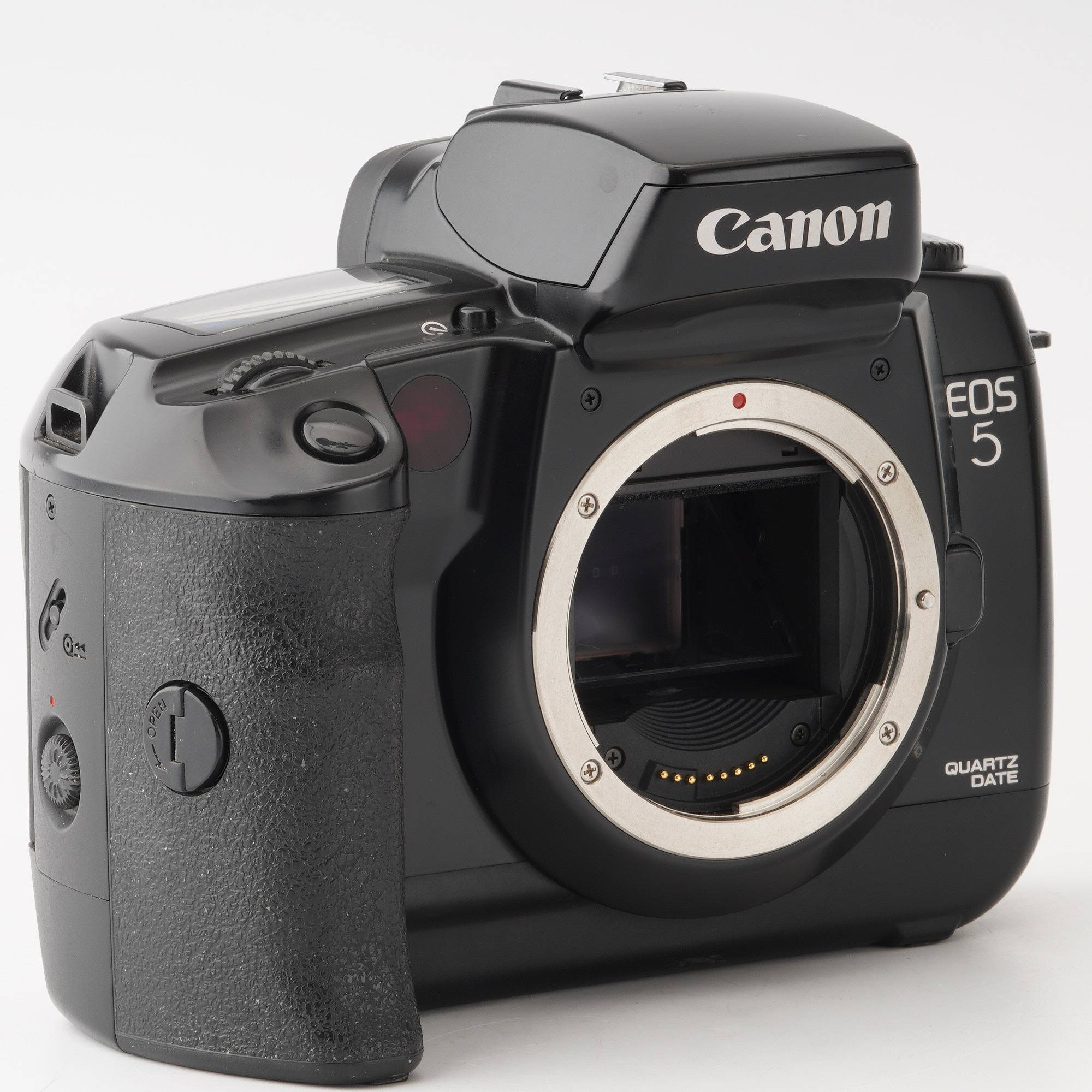 大人気100%新品Canon　フィルム　一眼レフ　EOS5　レンズ75－300付き フィルムカメラ