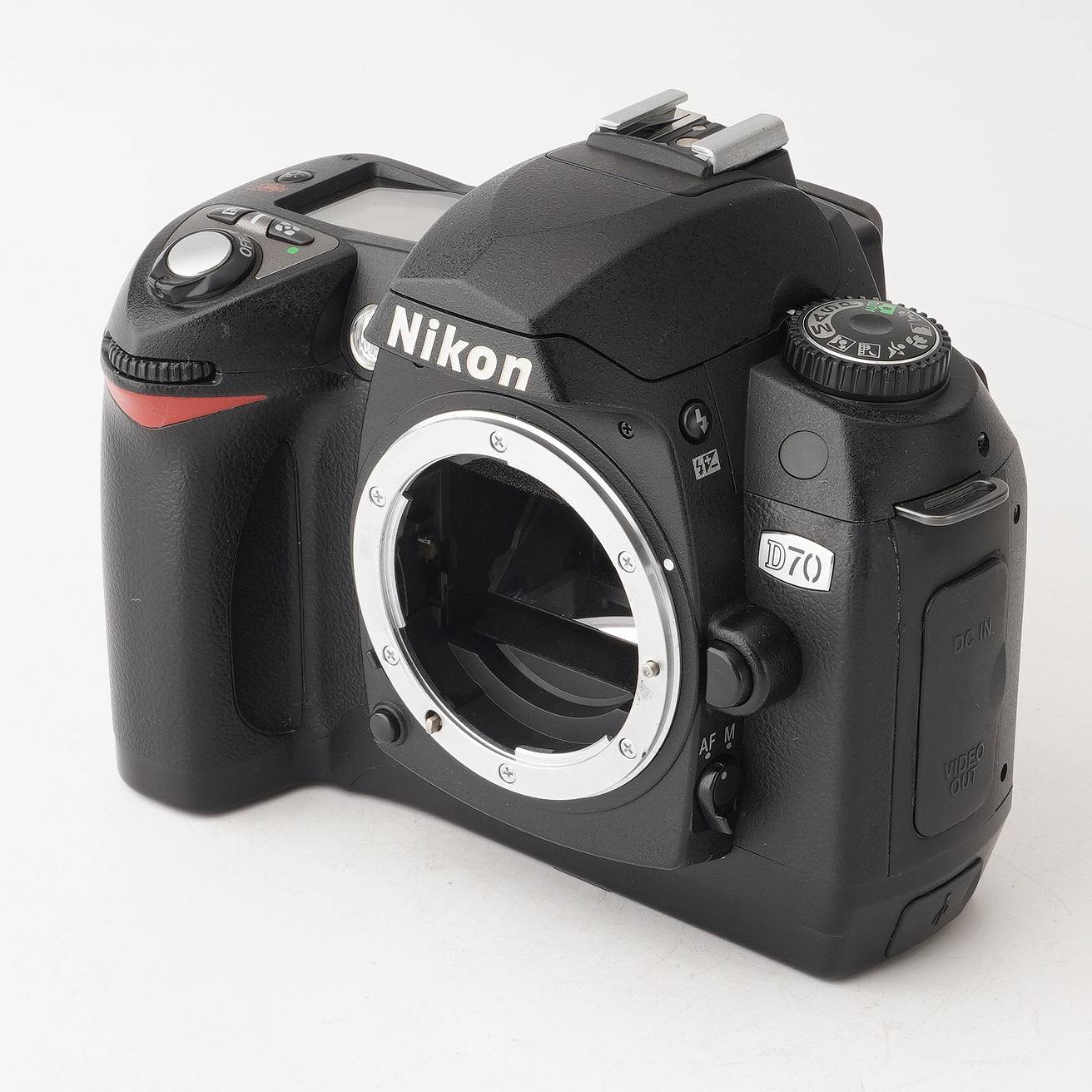 ニコン Nikon D70 デジタル一眼レフカメラ