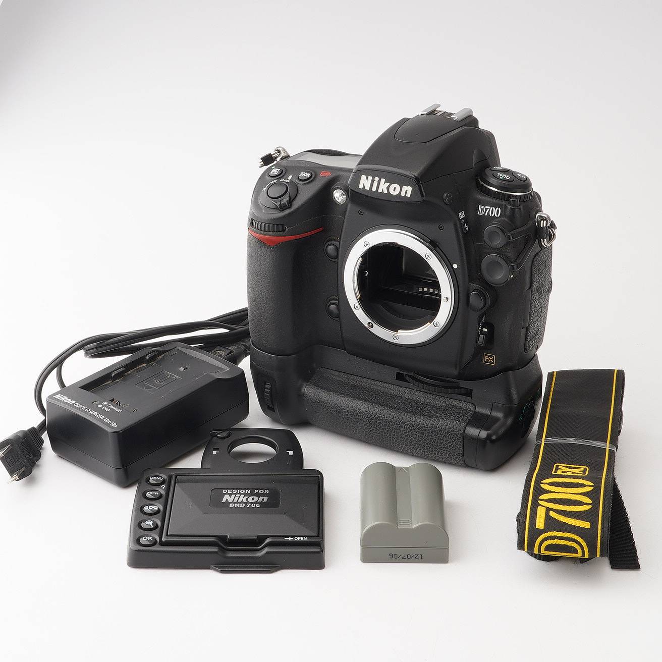 ニコン Nikon D700 / BP-D300 – Natural Camera / ナチュラルカメラ