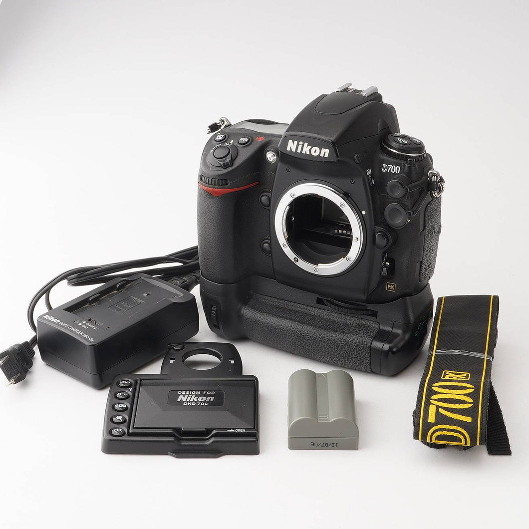 ニコン Nikon D700 / BP-D300